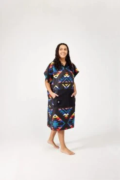 Nomadix Changing Poncho Cascade Multi -Oakley Store nomadix changing poncho cascade multi 507295